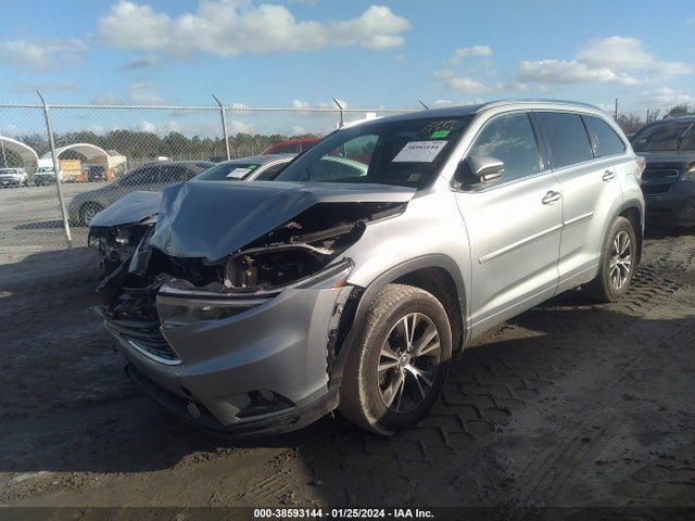 Toyota Highlander Xle V6 2016 5TDJKRFH1GS502295 Image 2