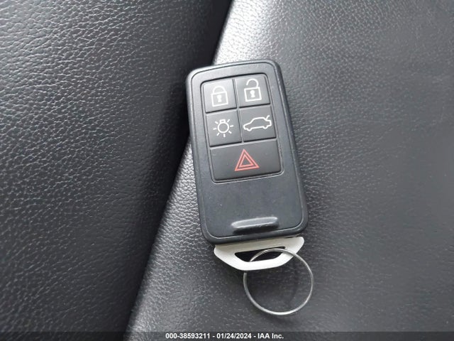 YV140MEMXF1270175 Volvo V60 T5 Platinum