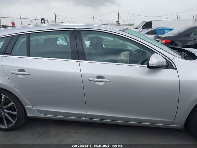 YV140MEMXF1270175 Volvo V60 T5 Platinum