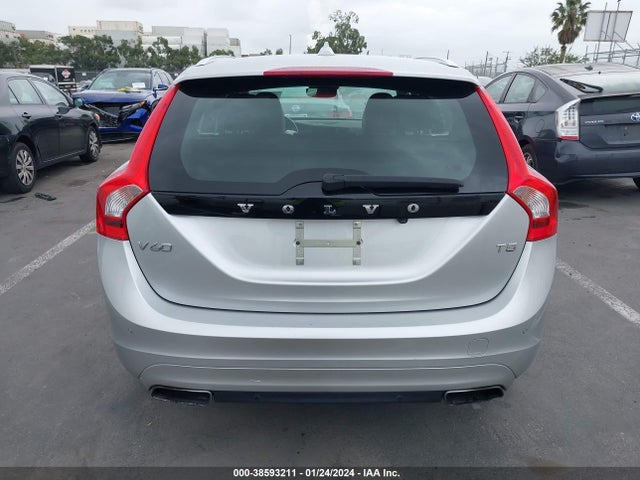 YV140MEMXF1270175 Volvo V60 T5 Platinum