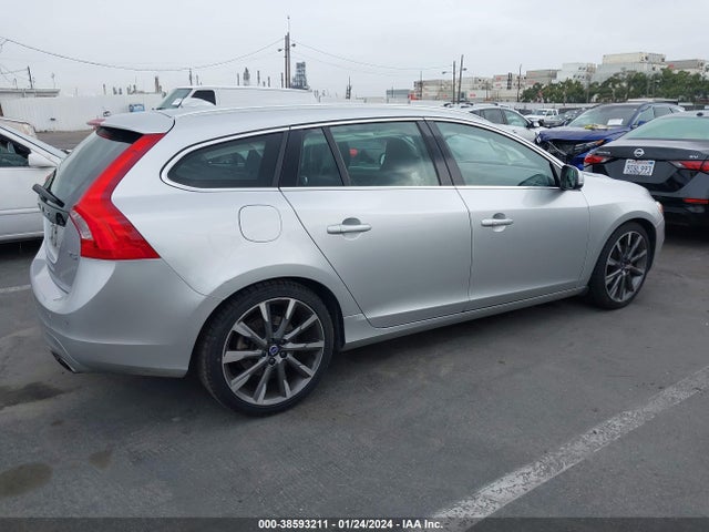 YV140MEMXF1270175 Volvo V60 T5 Platinum