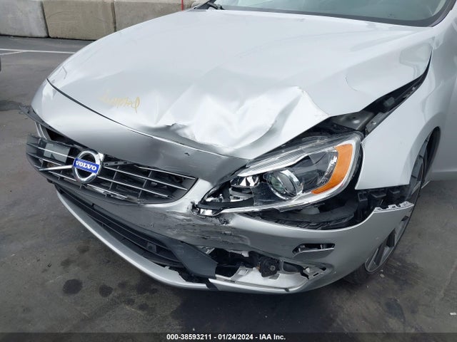 YV140MEMXF1270175 Volvo V60 T5 Platinum