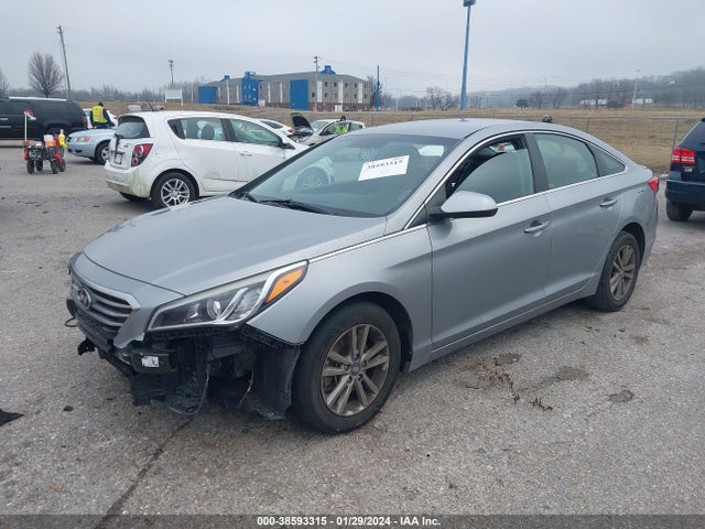 Hyundai SONATA SE 2015 5NPE24AF5FH252462 Image 2