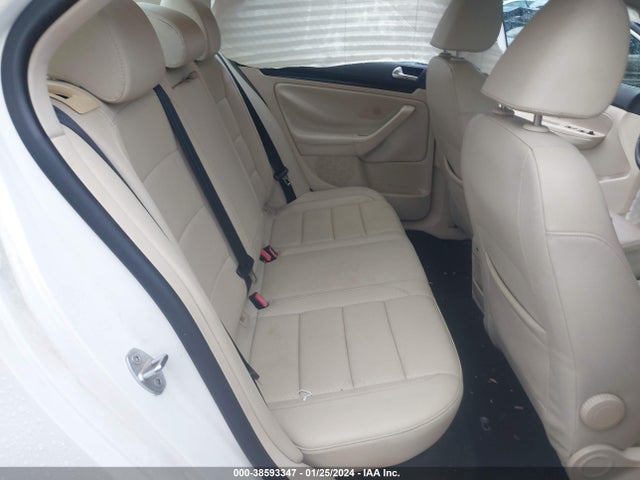 2010 VOLKSWAGEN JETTA SE VIN: 3VWRX7AJ2AM015890