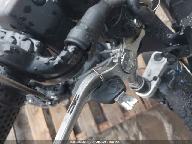 2016 TRIUMPH MOTORCYCLE STREET TRIPLE SMTL03NEXGT746064 Photo 10