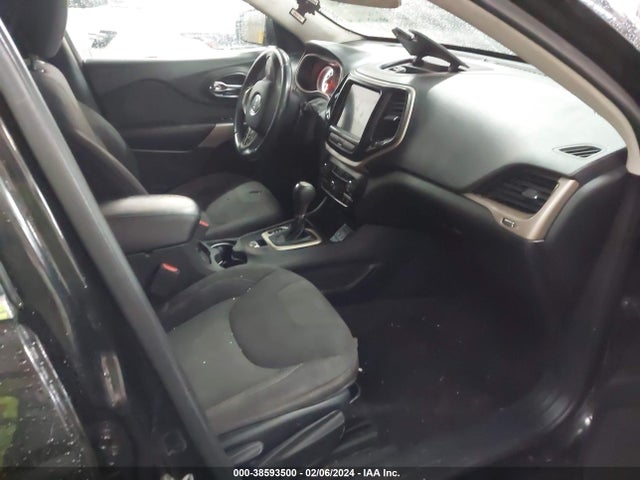 2017 JEEP CHEROKEE LATITUDE FWD VIN: 1C4PJLCS8HW613633