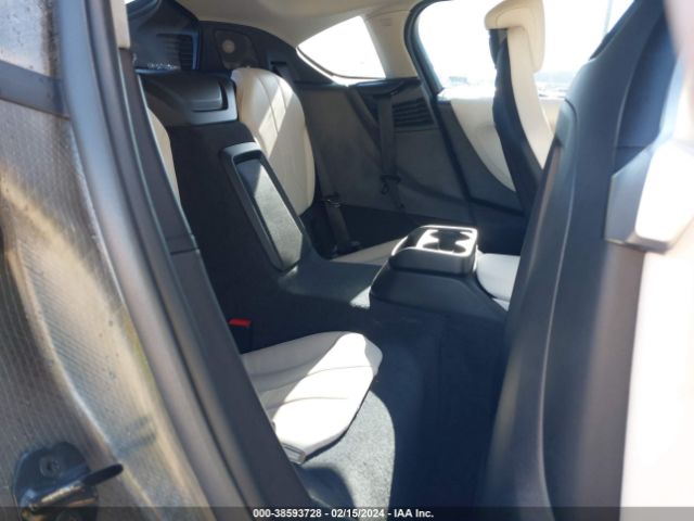 WBY2Z2C58GV675317 BMW I8