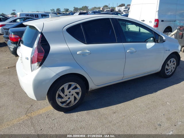 Toyota Prius C One 2015 JTDKDTB33F1583754 Image 4