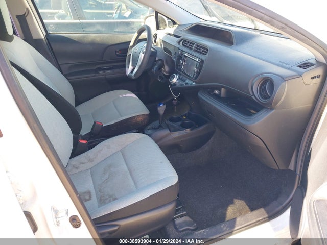 Toyota Prius C One 2015 JTDKDTB33F1583754 Image 5