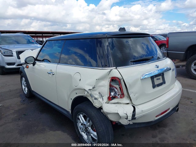 2012 MINI COOPER WMWSU3C59CT264954 Photo 2