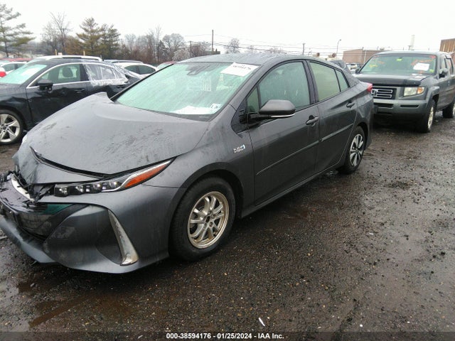 Toyota Prius Prime Premium 2018 JTDKARFP5J3104031 Image 2