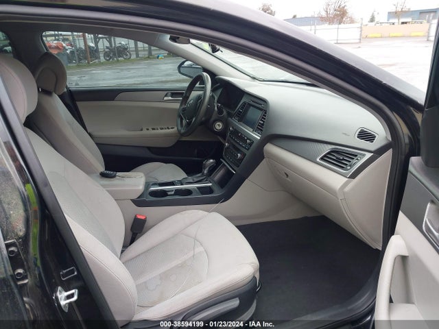 2016 HYUNDAI SONATA SE VIN: 5NPE24AF5GH372313