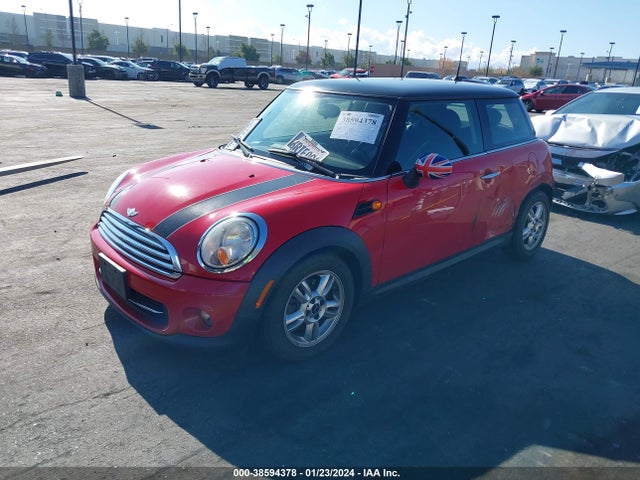 2011 MINI COOPER WMWSU3C53BT096839 Photo 1