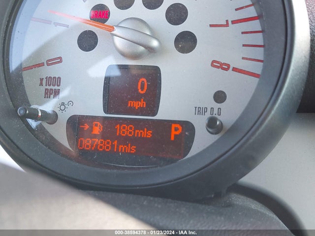 2011 MINI COOPER WMWSU3C53BT096839 Photo 6