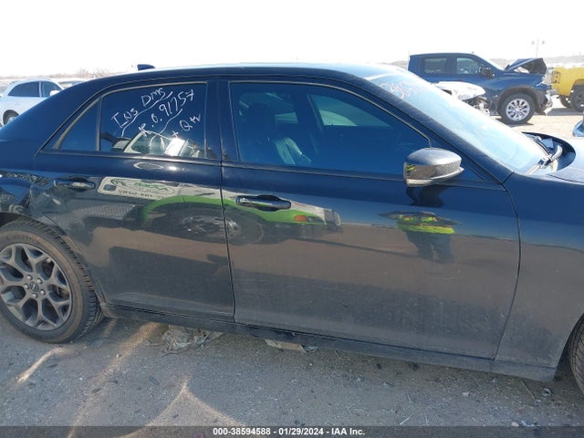 Chrysler 300 S 2015 2C3CCAGG0FH773217 Image 13