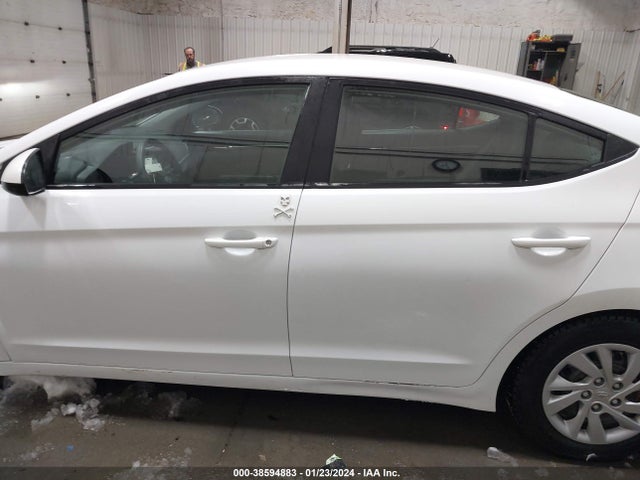 Hyundai ELANTRA SE 2019 5NPD74LF1KH471228 Image 14