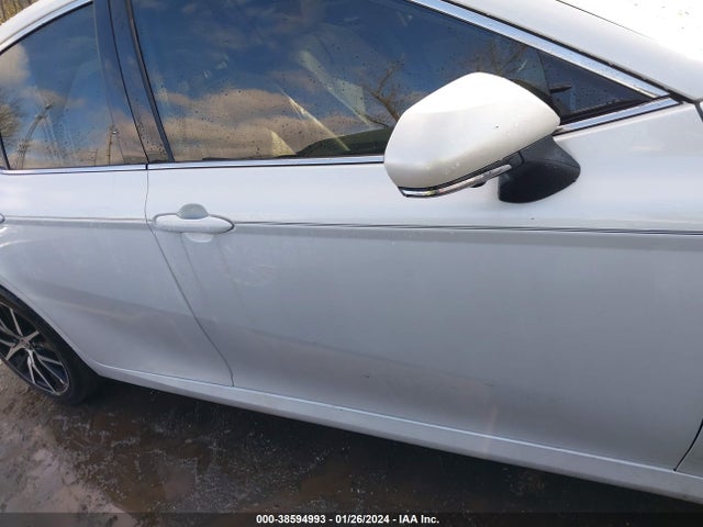 4T1F11BK8MU045063 Toyota Camry Xle Awd