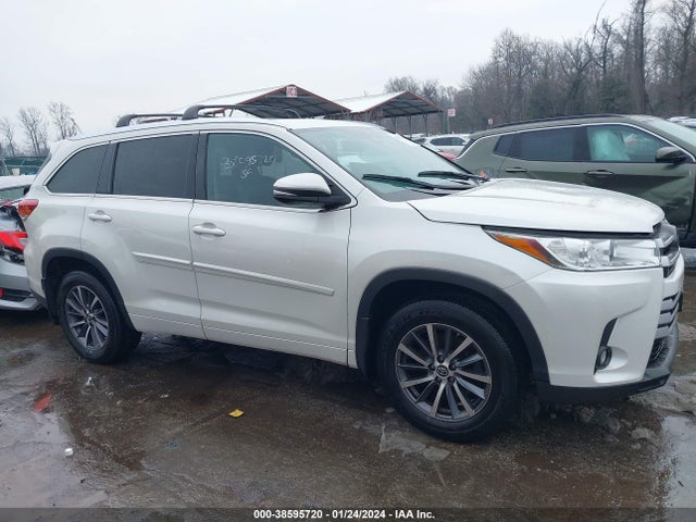 Toyota Highlander Xle 2018 5TDJZRFH7JS532128 Image 13