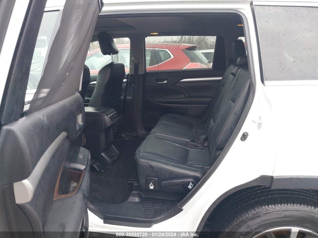 Toyota Highlander Xle 2018 5TDJZRFH7JS532128 Image 8