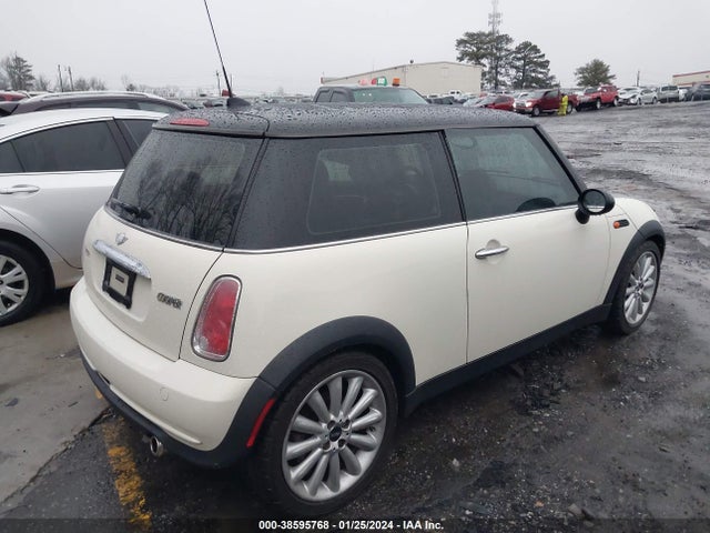 2006 MINI COOPER WMWRC33536TJ78786 Photo 3