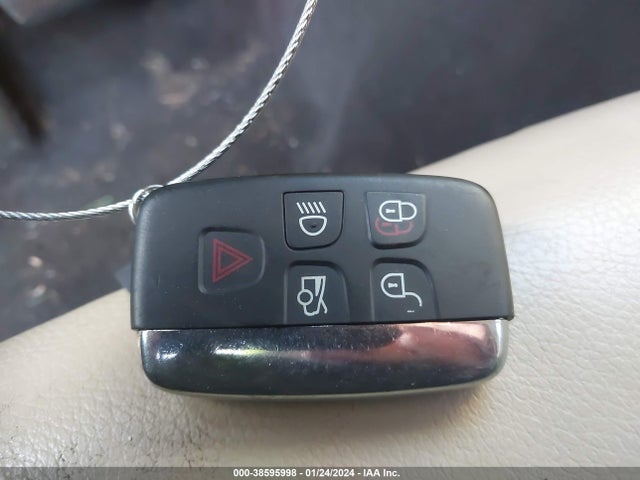 2013 JAGUAR XF SAJWJ0EF4D8S83113 Photo 10