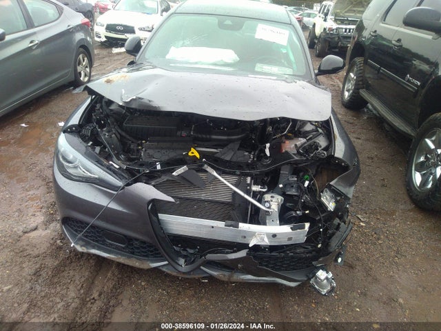 ZARFANBN0P7670667 Alfa Romeo Giulia Veloce Awd