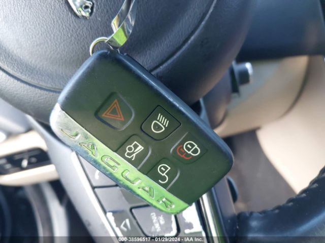 SAJAE4BG4HA970979 Jaguar Xe 25t Prestige