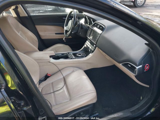 SAJAE4BG4HA970979 Jaguar Xe 25t Prestige