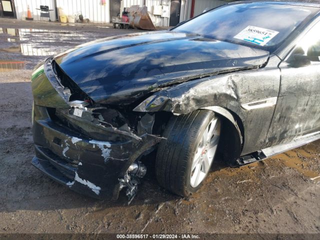 SAJAE4BG4HA970979 Jaguar Xe 25t Prestige