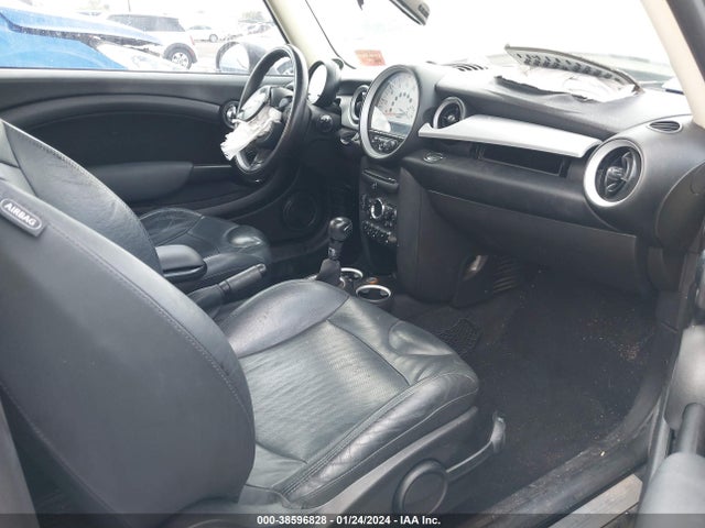 2011 MINI COOPER WMWSU3C50BT094868 Photo 4