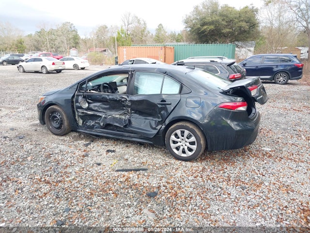 Toyota COROLLA LE 2021 5YFEPMAEXMP267158 Image 3