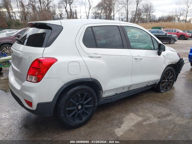 Chevrolet TRAX LS 2018 KL7CJKSBXJB584432 Image 4