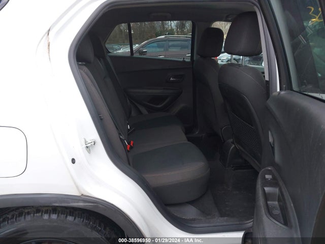 Chevrolet TRAX LS 2018 KL7CJKSBXJB584432 Image 8
