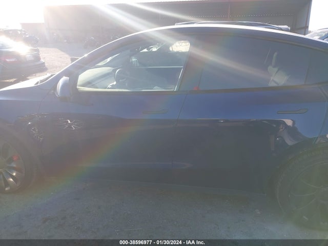 7SAYGDEF5NF379155 Tesla Model Y Performance Dual Motor All-wheel Drive