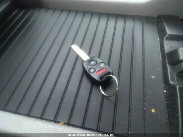 5FNYF4H20FB049465 Honda PILOT LX