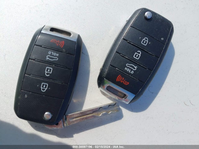 KIA Optima Lx 2015 KNAGM4A7XF5558307 Image 11