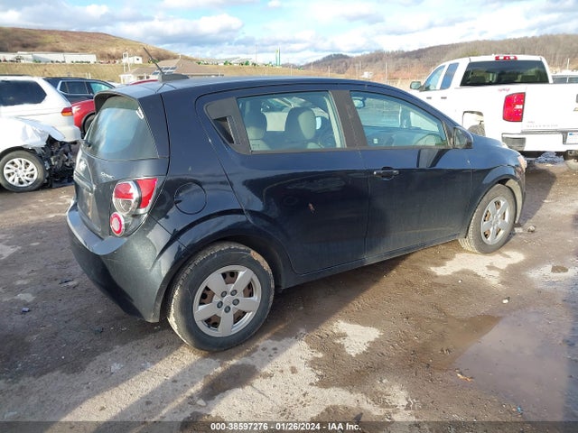 Chevrolet Sonic Ls Auto 2015 1G1JA6SG3F4129990 Image 4