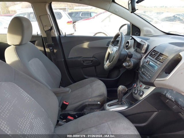Chevrolet Sonic Ls Auto 2015 1G1JA6SG3F4129990 Image 5