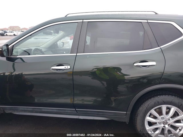 2018 NISSAN ROGUE SV VIN: 5N1AT2MV4JC820901