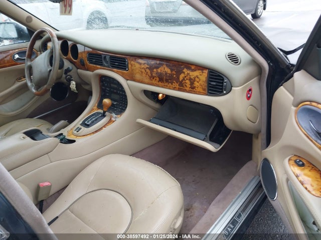 1999 JAGUAR XJ8 SAJKD6040XC867251 Photo 4