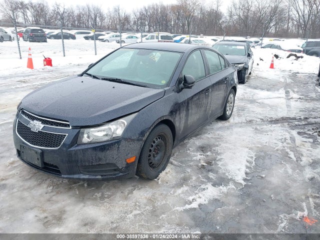 Chevrolet Cruze Ls Manual 2014 1G1PB5SH1E7169332 Image 2