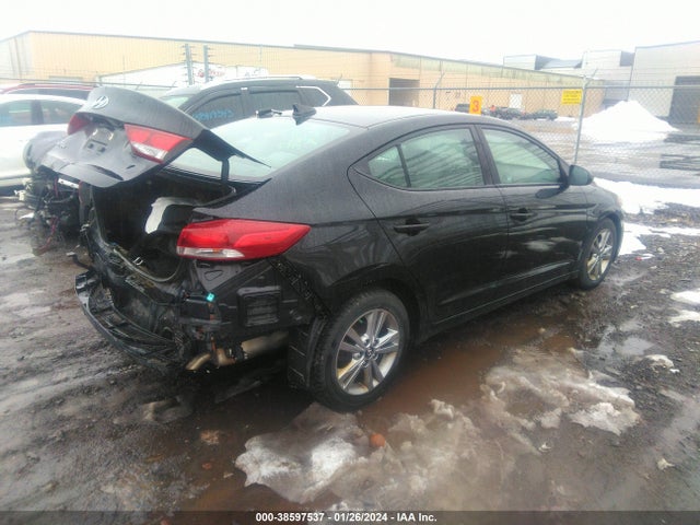 2018 HYUNDAI ELANTRA SEL VIN: KMHD84LF2JU466083