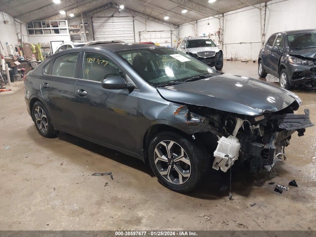 2019 3KPF24AD7KE068111 main image