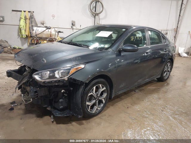 KIA Forte Lxs 2019 3KPF24AD7KE068111 Image 2
