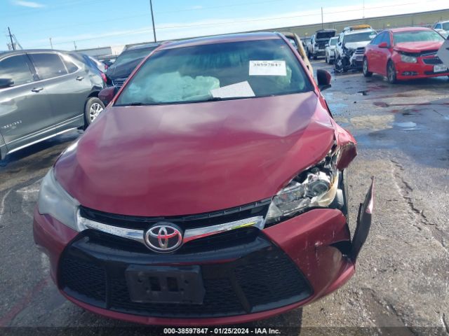 4T1BF1FK1HU698575 Toyota CAMRY SE