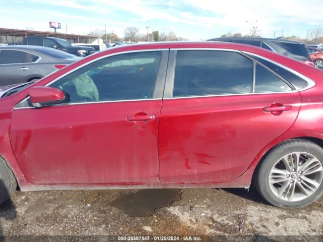 4T1BF1FK1HU698575 Toyota CAMRY SE