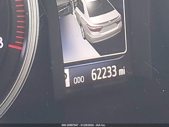 4T1BF1FK1HU698575 Toyota CAMRY SE