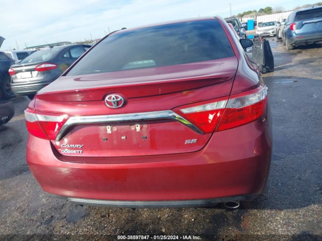 4T1BF1FK1HU698575 Toyota CAMRY SE
