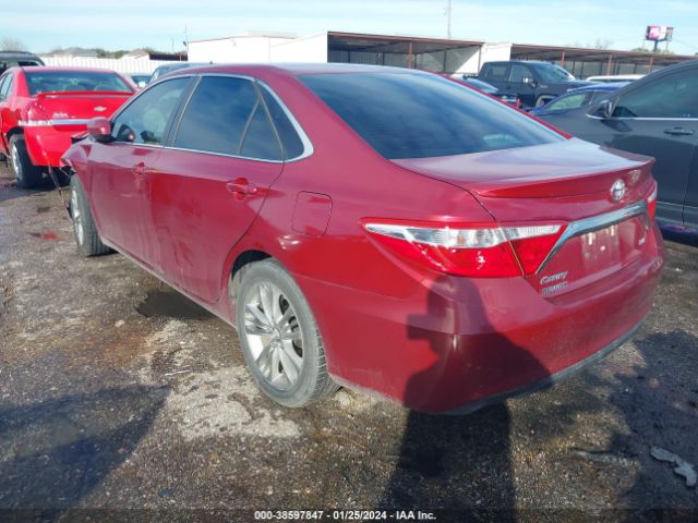 4T1BF1FK1HU698575 Toyota CAMRY SE