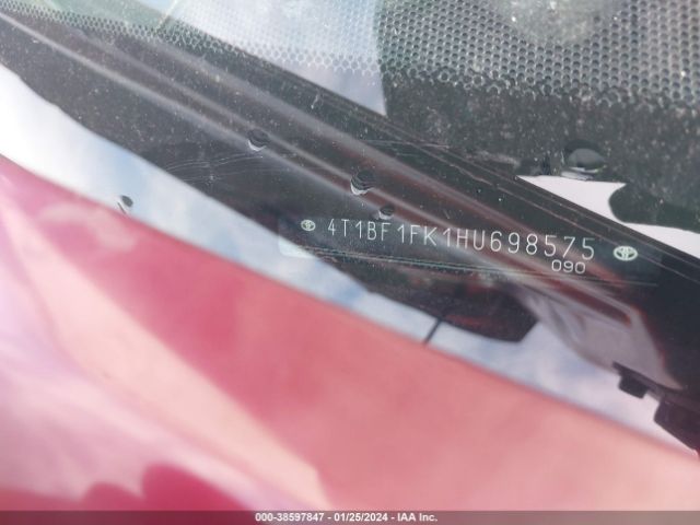4T1BF1FK1HU698575 Toyota CAMRY SE